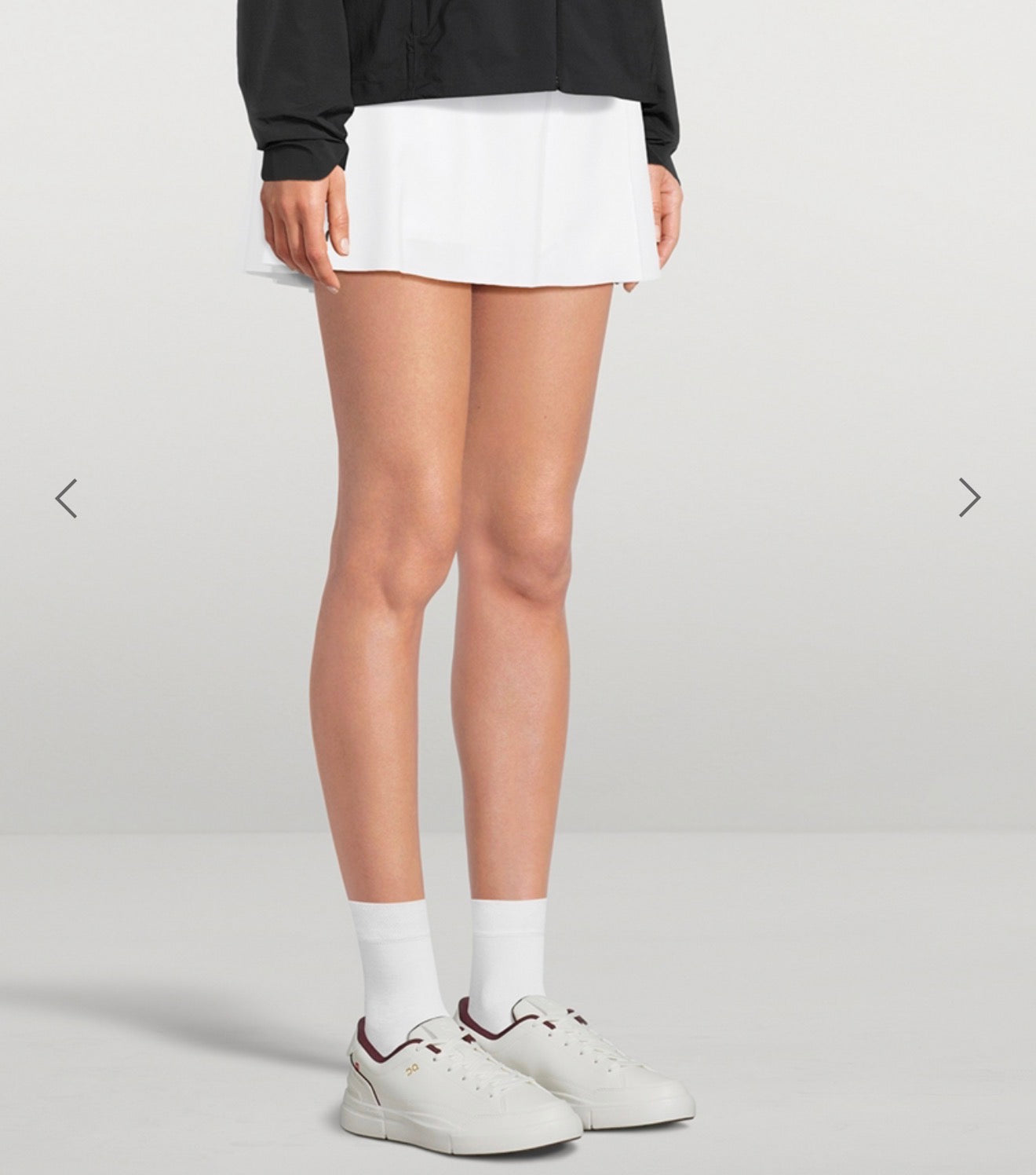 ON WOMENS ROGER COURT SNEAKERS