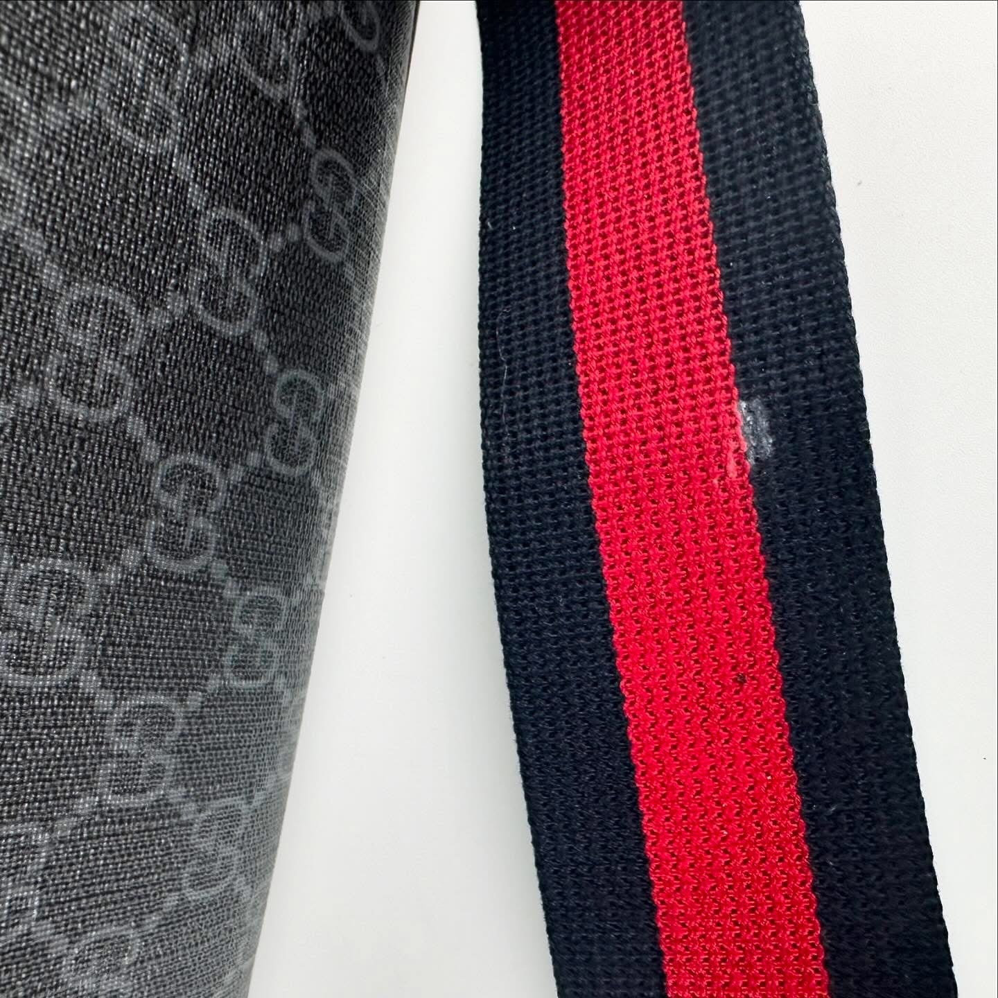 GUCCI GG SUPREME CANVAS SHOULDER BAG