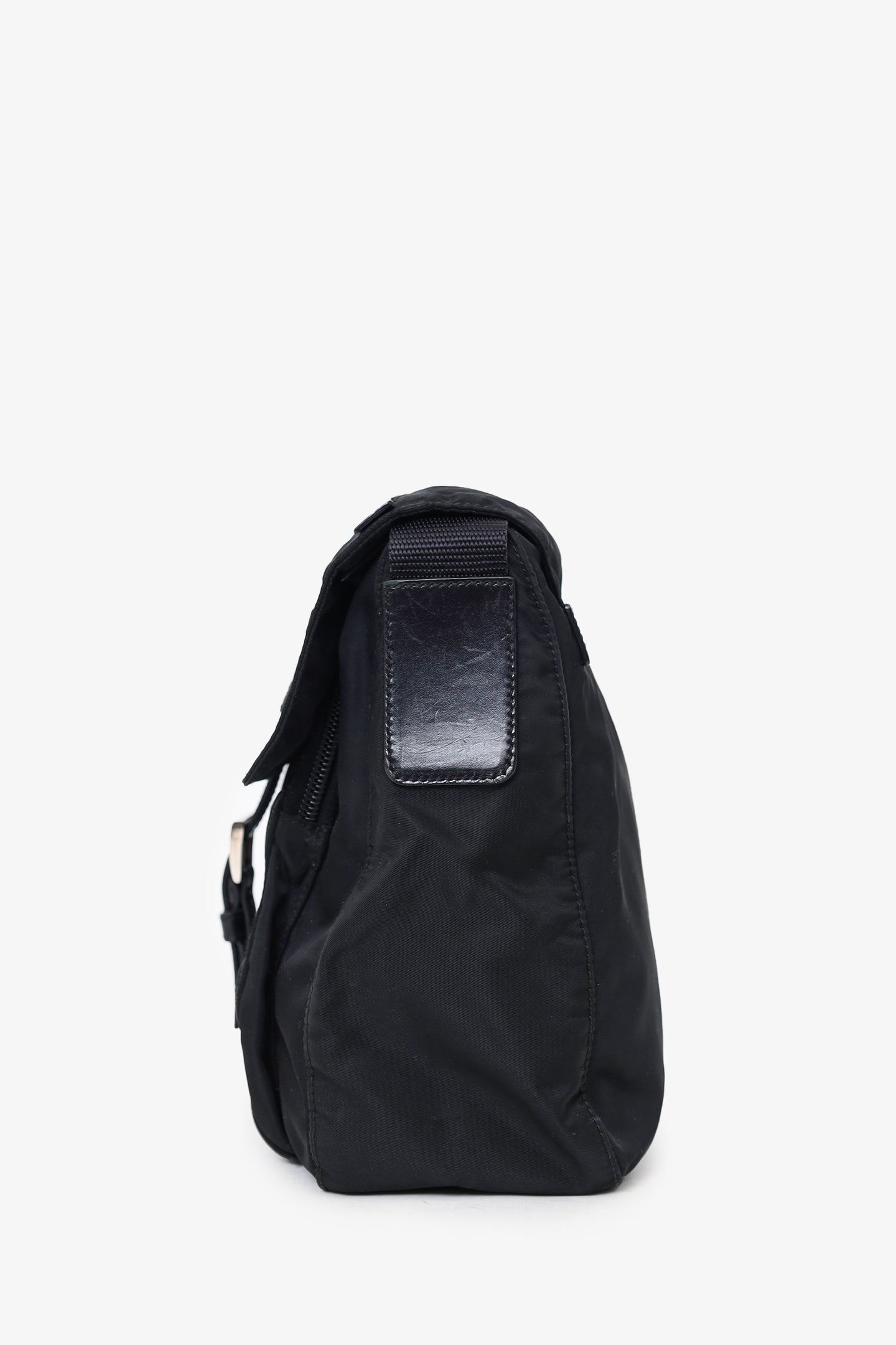 PRADA BLACK RE-NYLON VELA SAFFIANO POCKET SINGLE BUCKLE UNISEX MESSENGER BAG