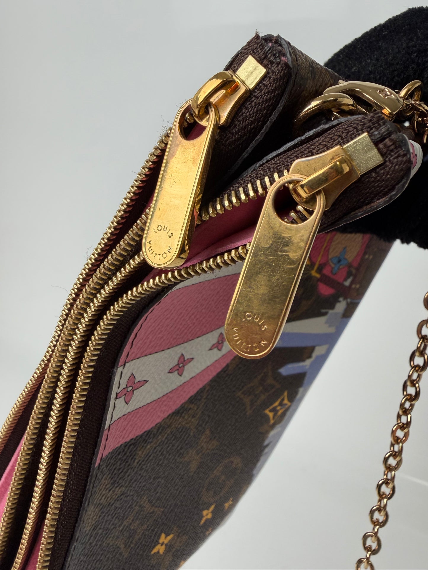 LOUIS VUITTON LV CHRISTMAS LIMITED EDITION DOUBLE ZIP POUCHETTE