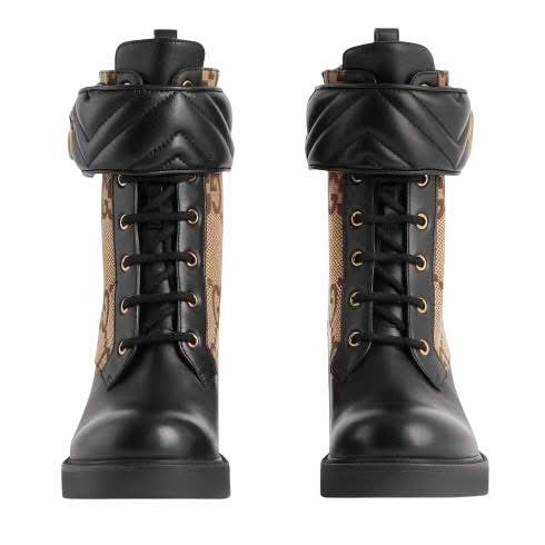 GUCCI LOGO PLAQUE-ANKLE BOOTS