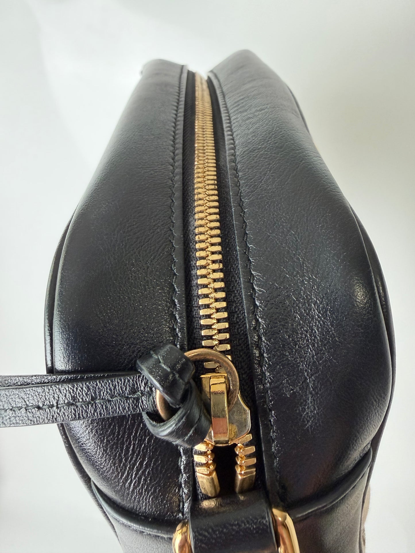 GUCCI GG SMALL CAMERA BAG