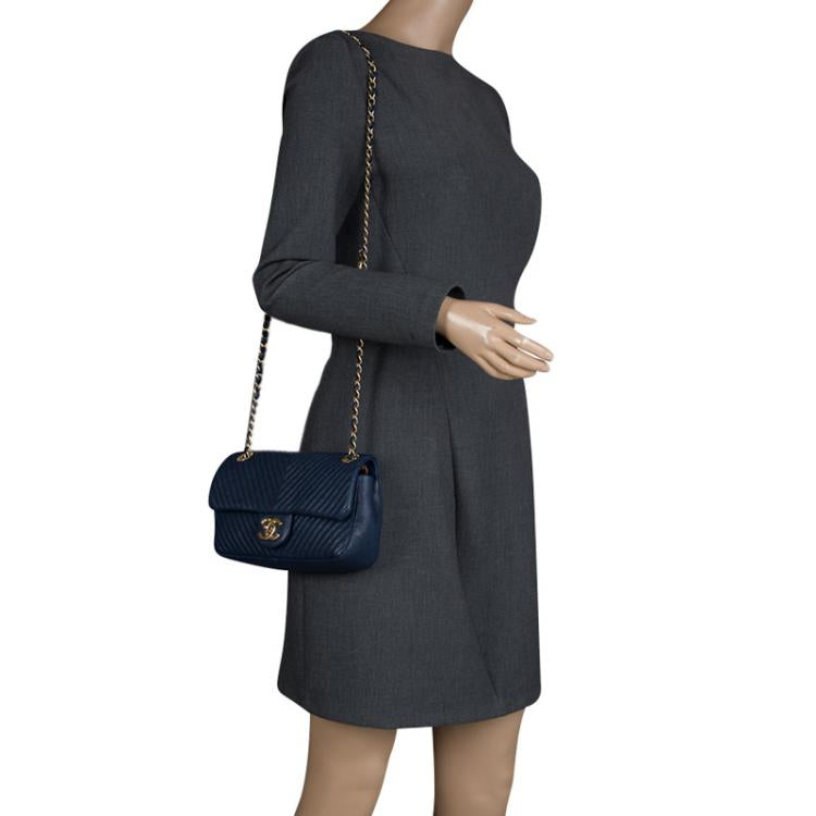 CHANEL CC SURPIQUE CHEVRON SMALL FLAP