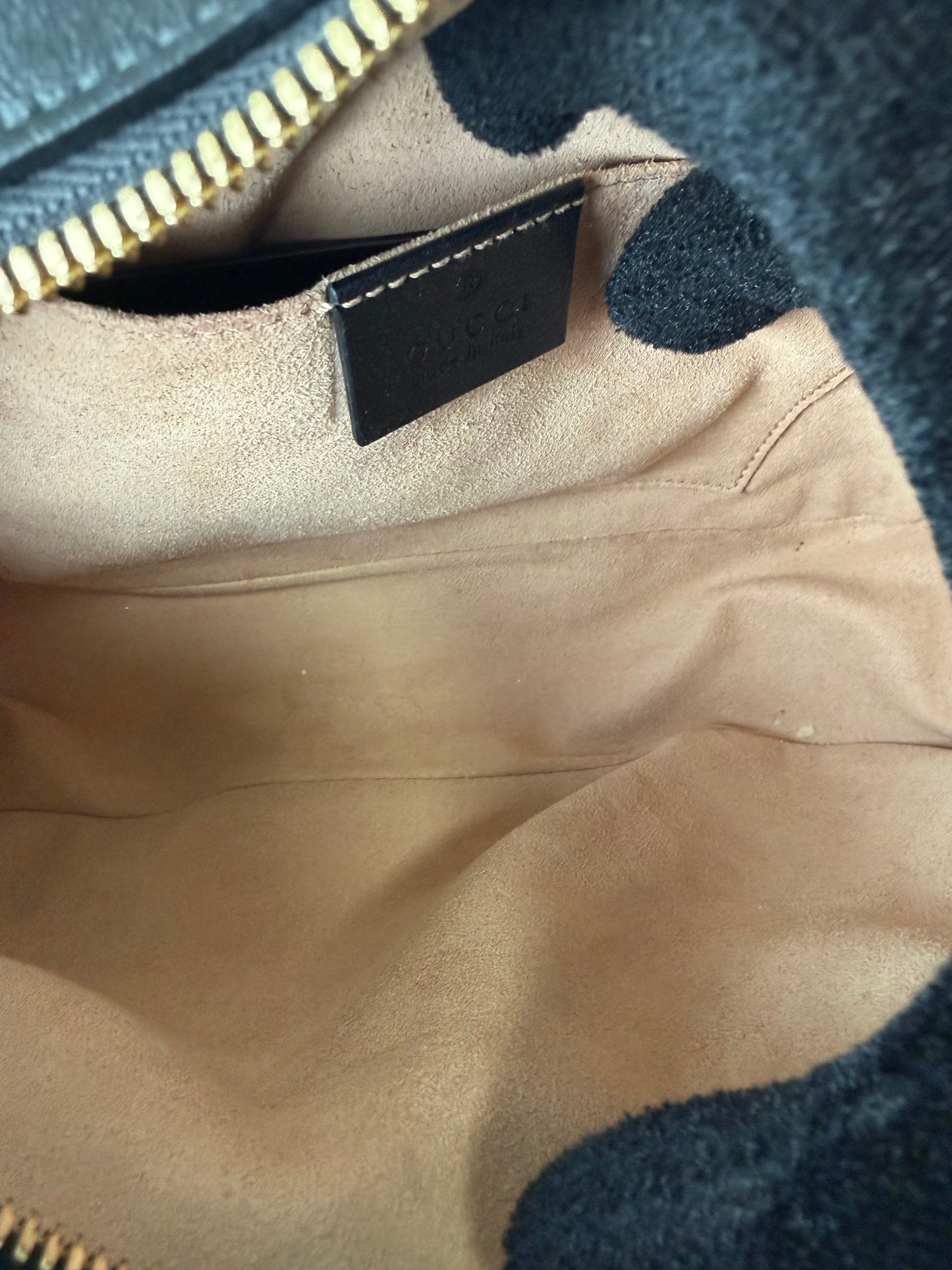 GUCCI GG SMALL CAMERA BAG
