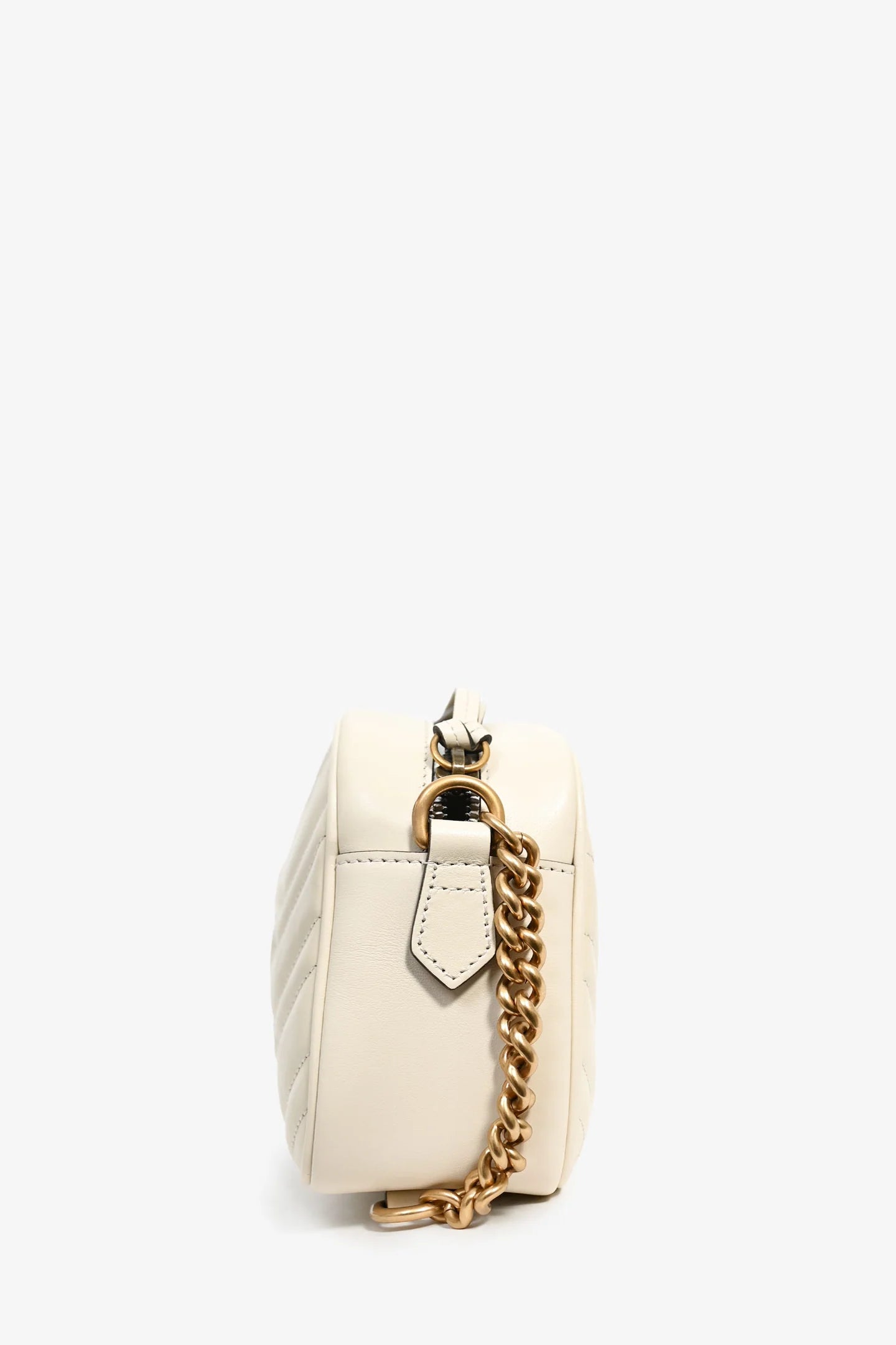 GUCCI GG MARMONT MATELASSE SMALL CAMERA BAG
