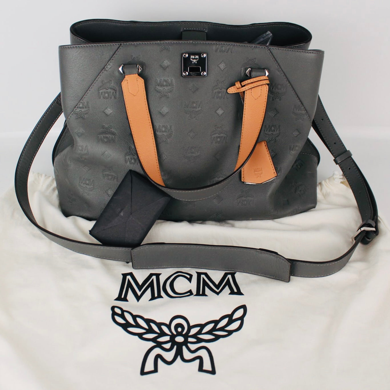 MCM ESSENTIAL TOTE BAG