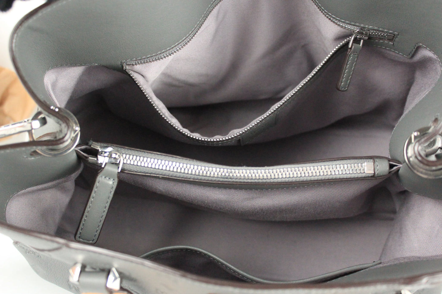 MCM ESSENTIAL TOTE BAG