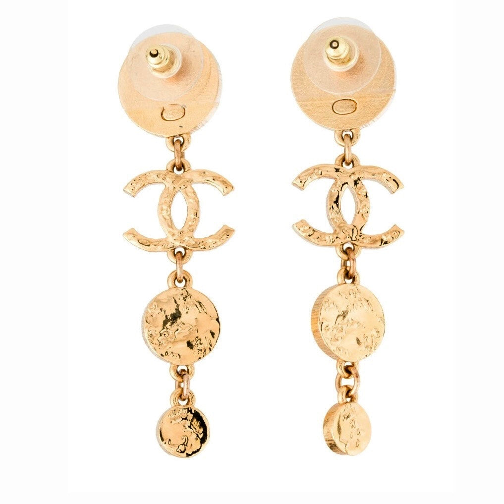 CHANEL HAMMERED MEDALLION CC DANGLE EARRING