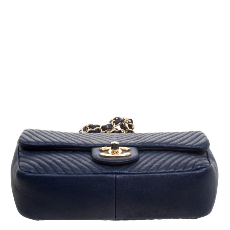CHANEL CC SURPIQUE CHEVRON SMALL FLAP