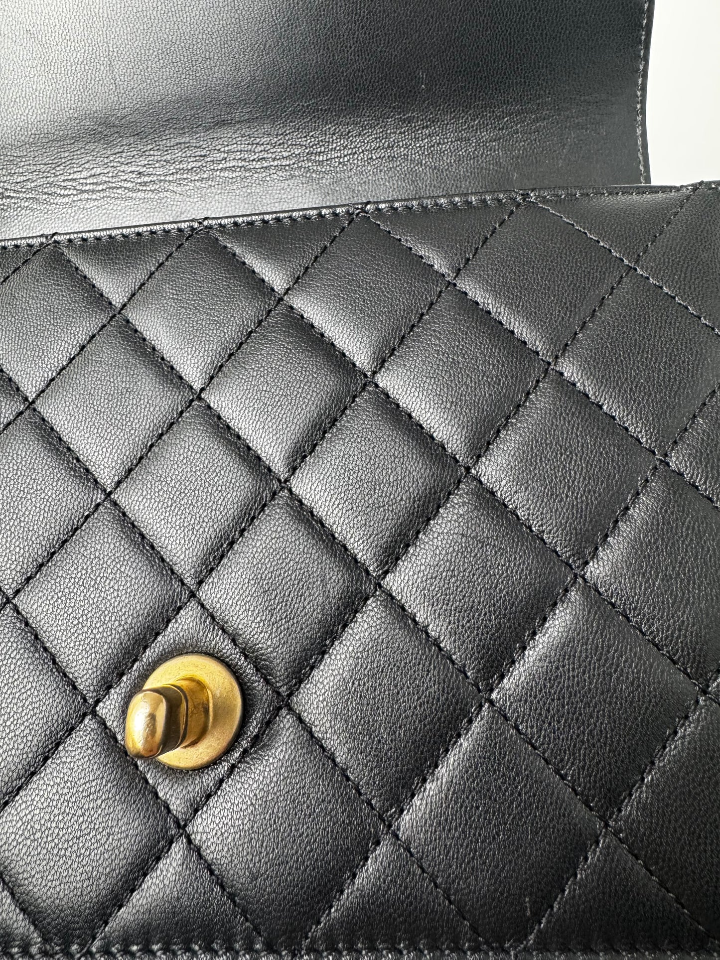 CHANEL CC BLACK SMALL CHIC PEARL FLAP