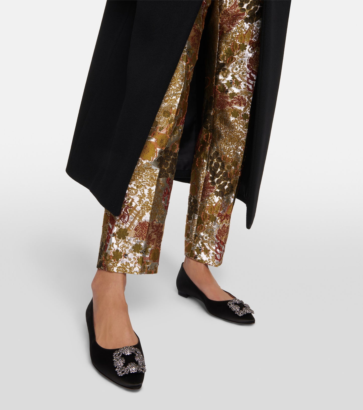 MANOLO  BLAHNIK
HANGISI EMBELLISHED BALLET FLATS
