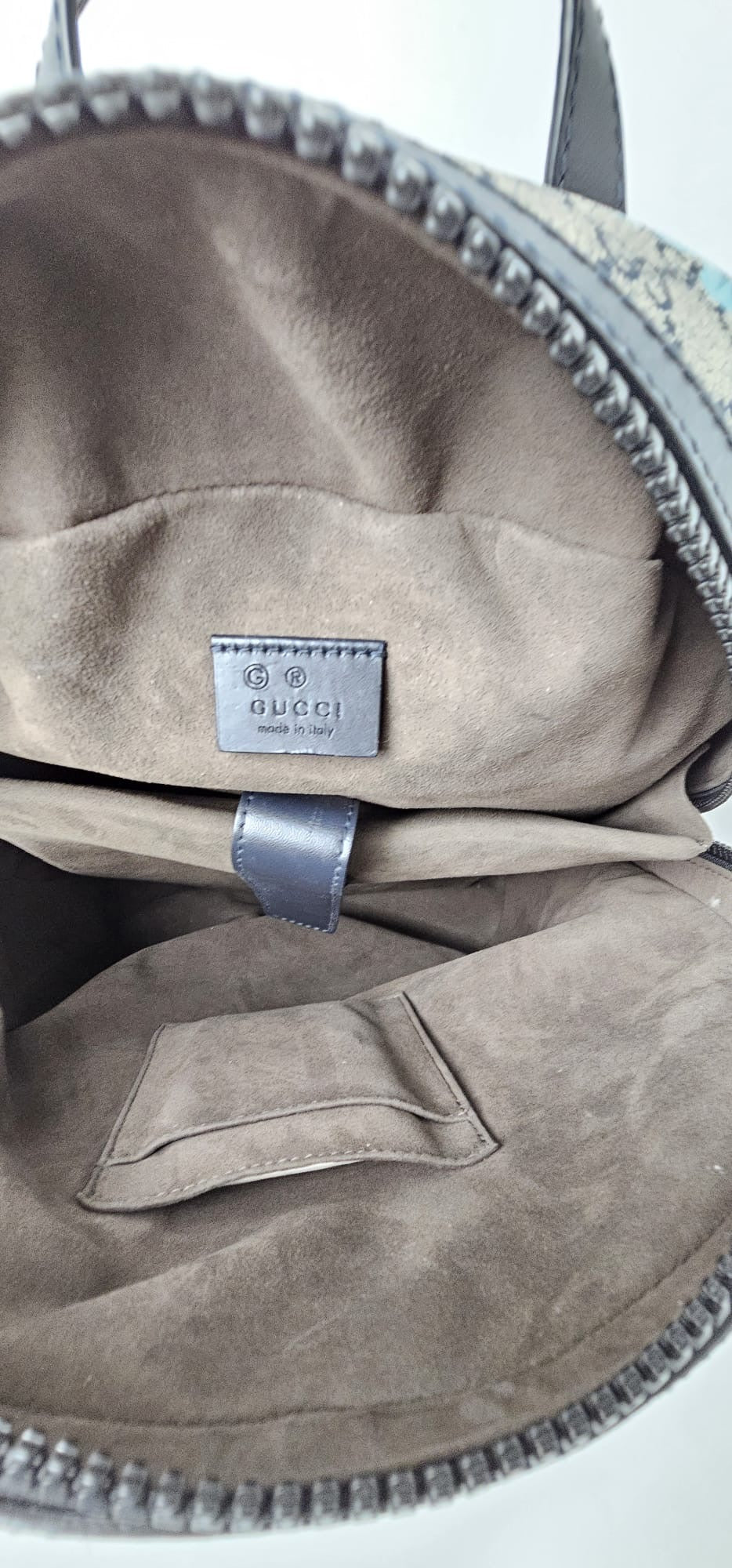 GUCCI GG SUPREME BLOSSOM MEDIUM DAY BACKPACK UNISEX