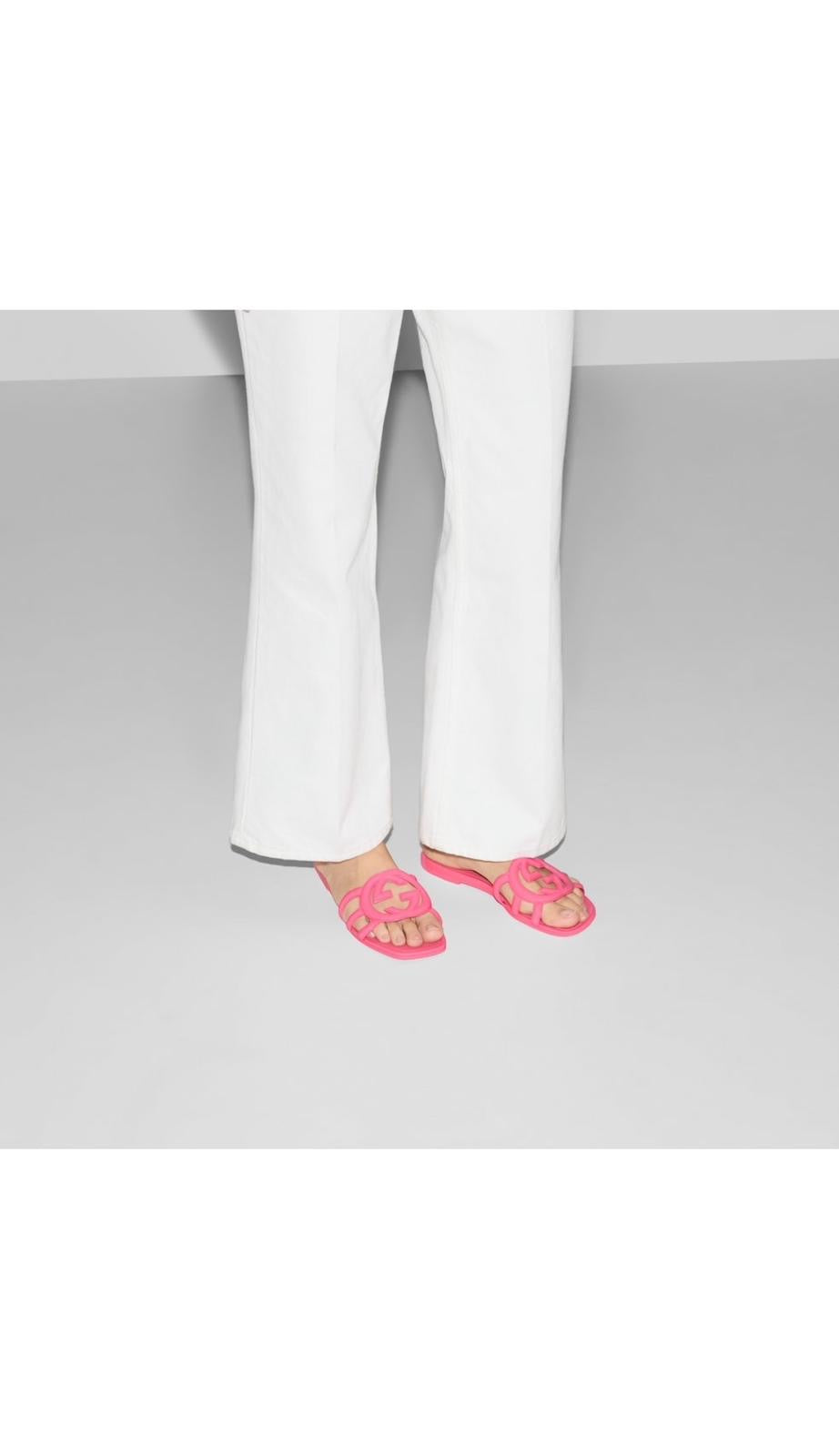 GUCCI GG INTERLOCKING SLIDE