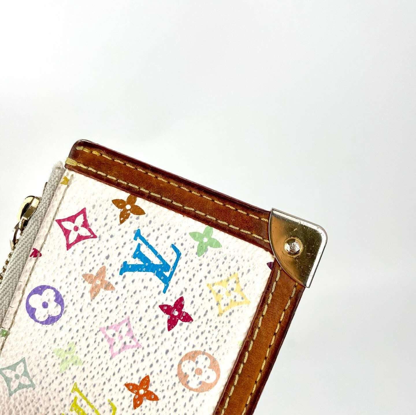 LV KEY CLES WHITE