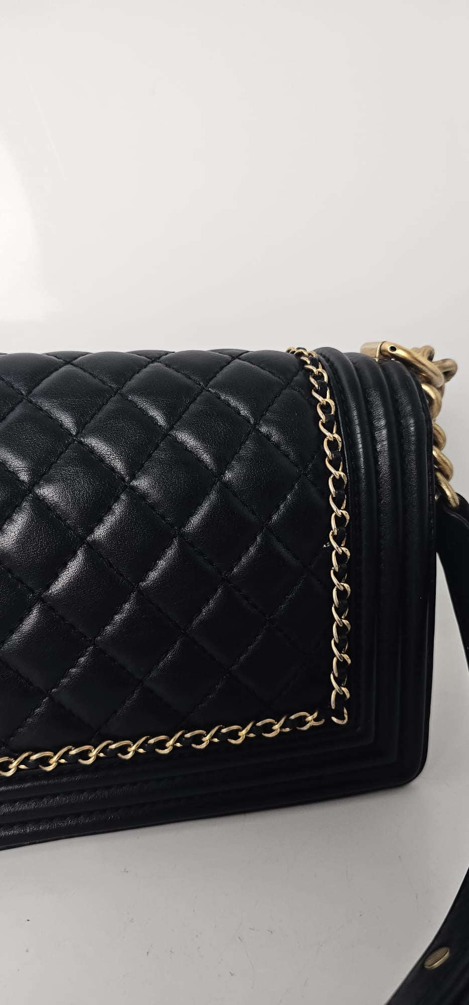 CHANEL CC LAMBSKIN CHAIN AROUND MEDIUM
BOY BAG