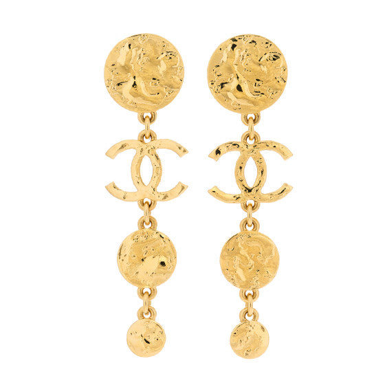 CHANEL HAMMERED MEDALLION CC DANGLE EARRING