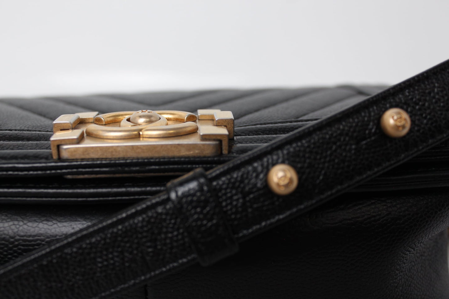 CHANEL CC MEDIUM OLD BOY CHEVRON FLAP CAVIAR