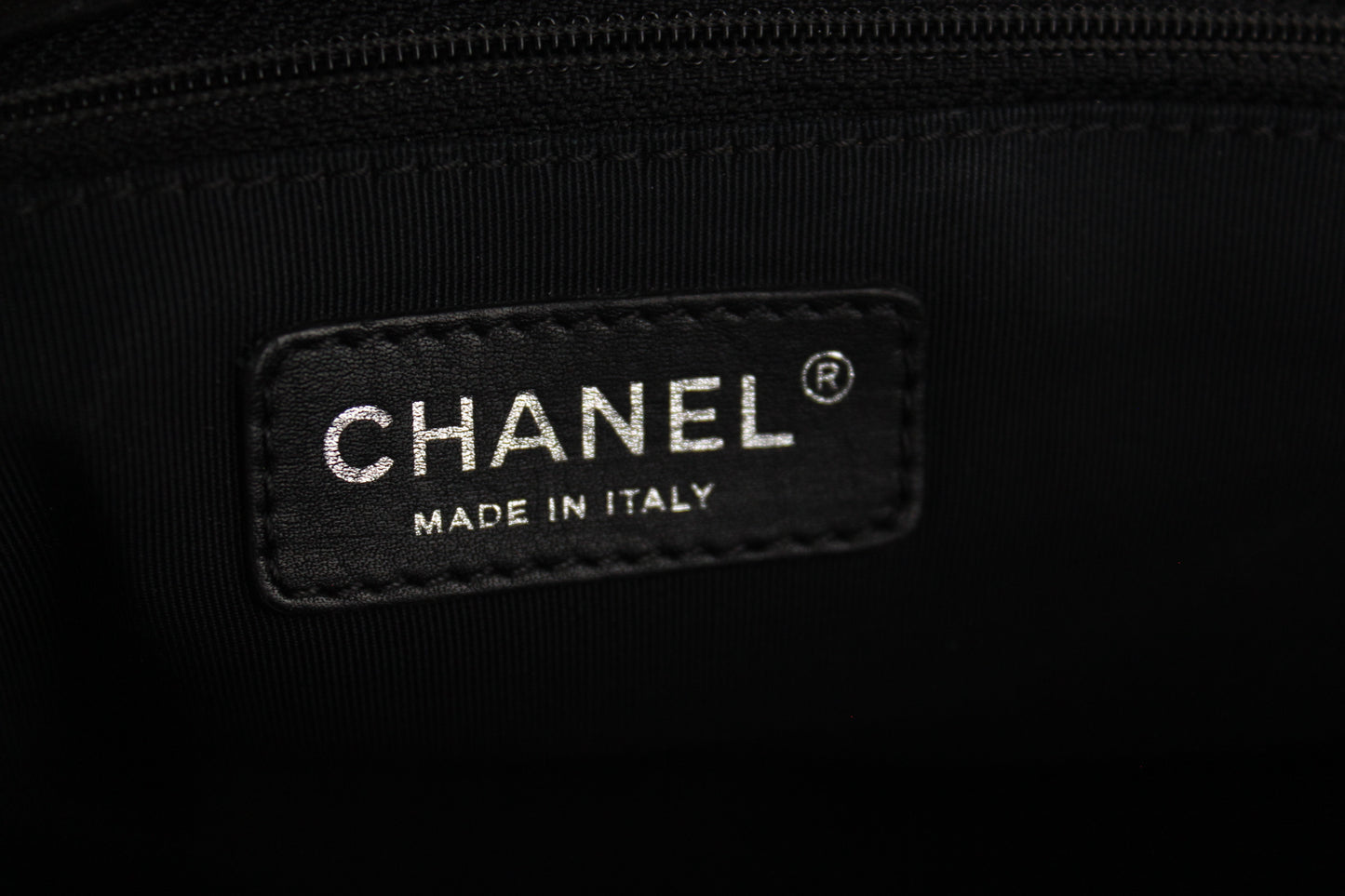 CHANEL EXECUTIVE LEATHER TOTE WITH ORGANIZER