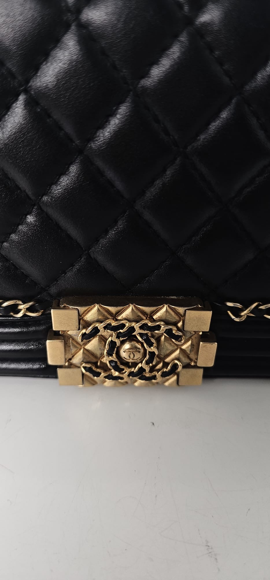 CHANEL CC LAMBSKIN CHAIN AROUND MEDIUM
BOY BAG