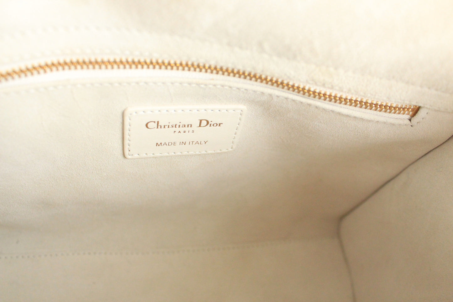 CHRISTIAN DIOR  MEDIUM LADY DIOR WHITE QUILTED CANNAG BAG
