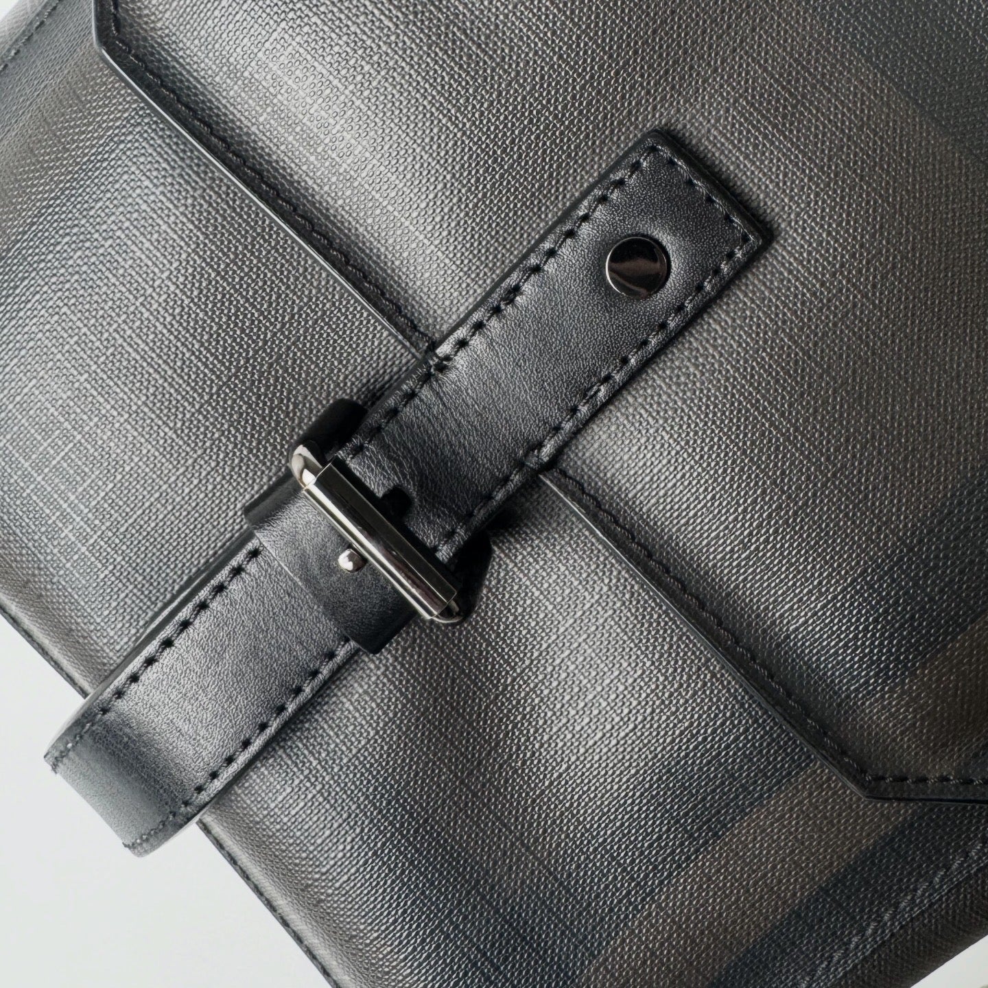 BURBERRY BB SMOKED CHECK VAUGHAN CROSSBODY UNISEX BAG