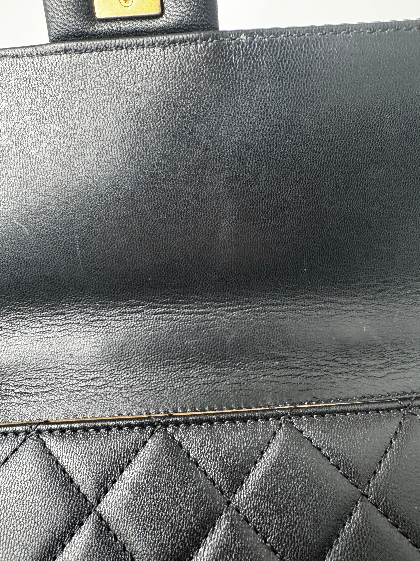 CHANEL CC BLACK SMALL CHIC PEARL FLAP