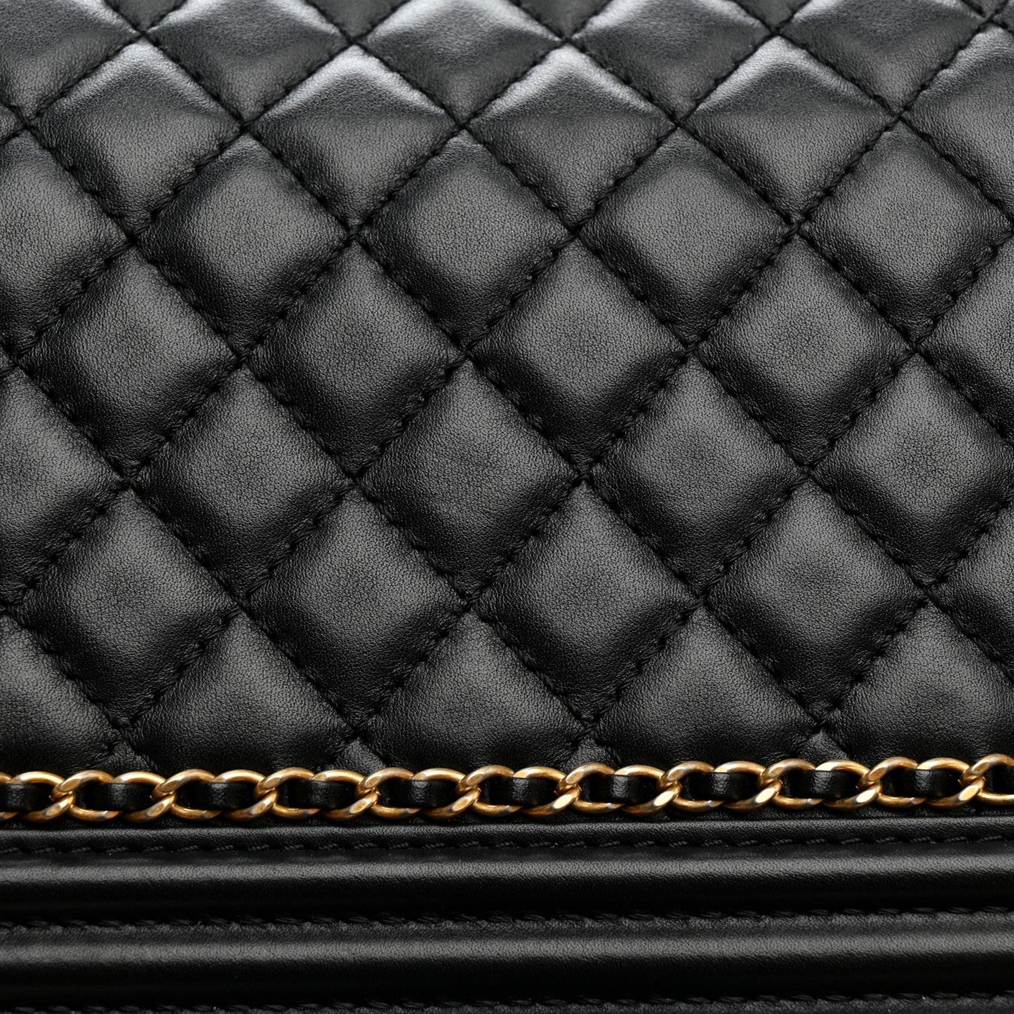 CHANEL CC LAMBSKIN CHAIN AROUND MEDIUM
BOY BAG