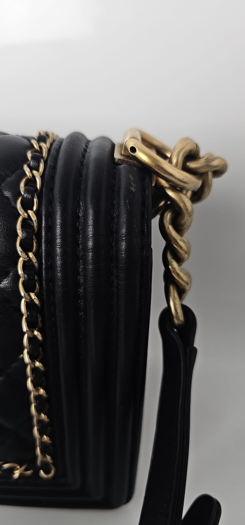CHANEL CC LAMBSKIN CHAIN AROUND MEDIUM
BOY BAG