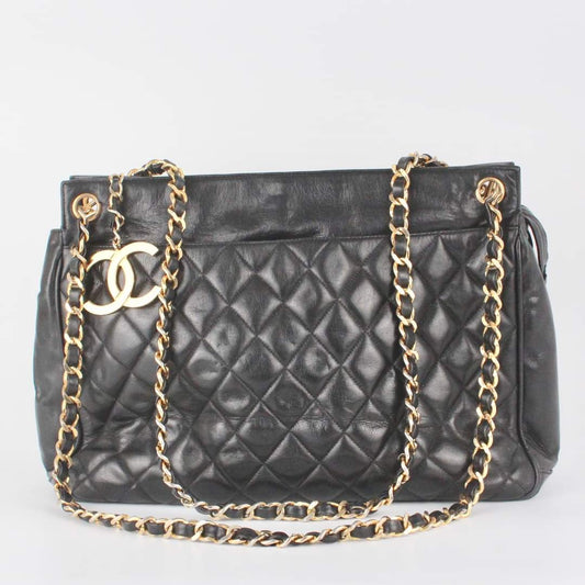 CHANEL Chic Tote