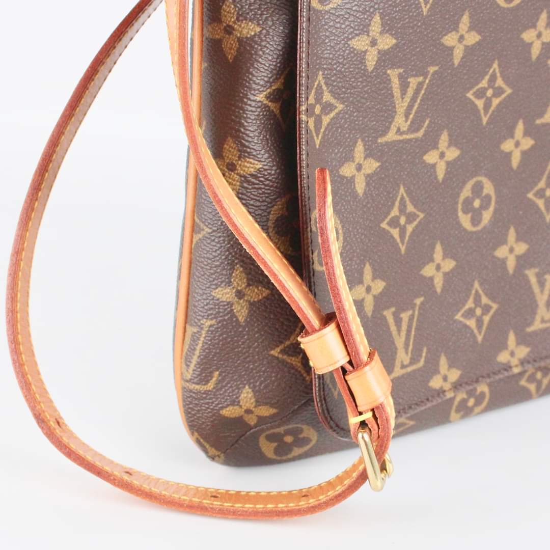 LOUIS VUITTON  MUSSETE CROSSBODY