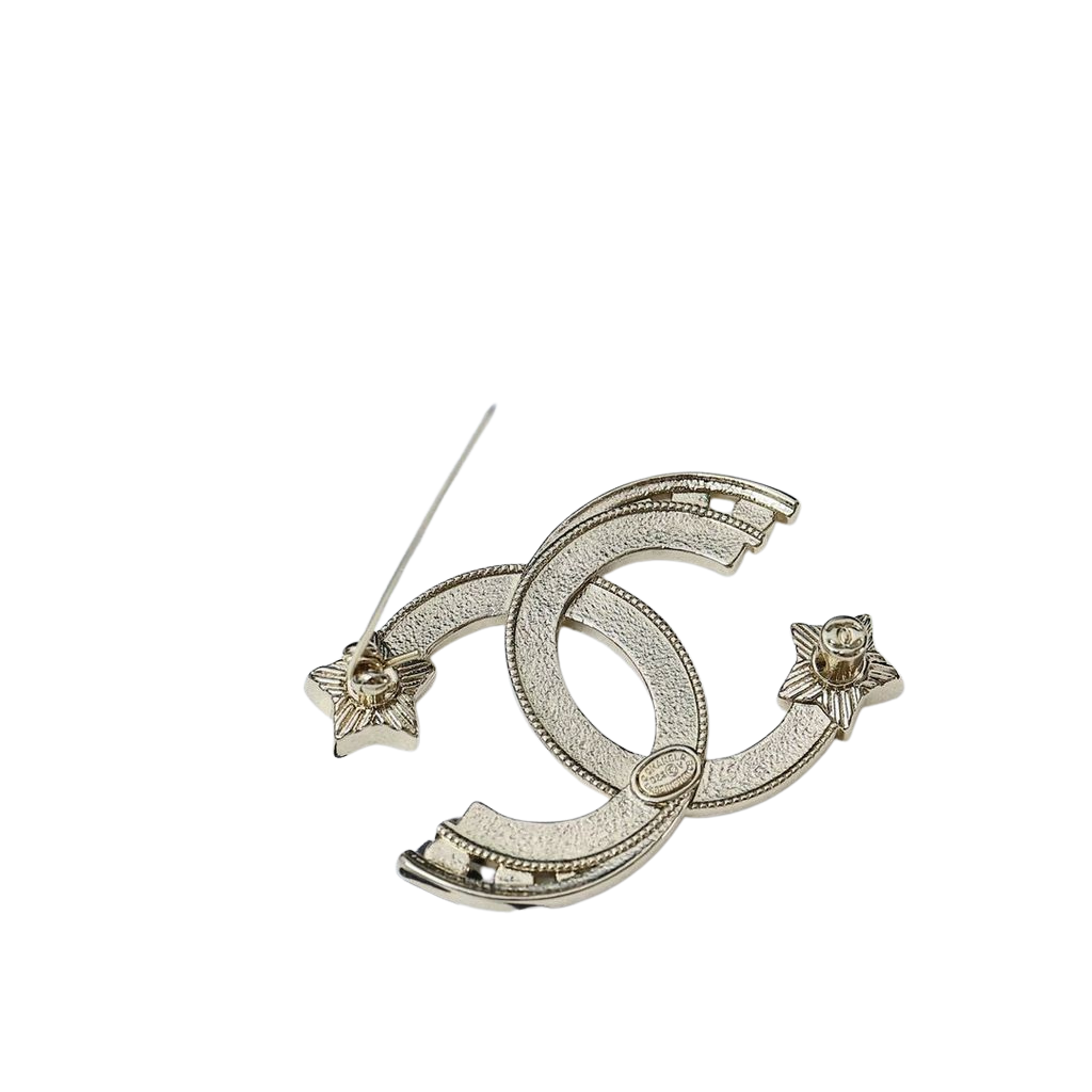 CHANEL CC CRYSTAL PEARL CC LOGO BROOCH
