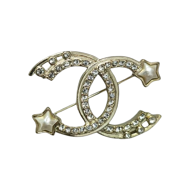 CHANEL CC CRYSTAL PEARL CC LOGO BROOCH
