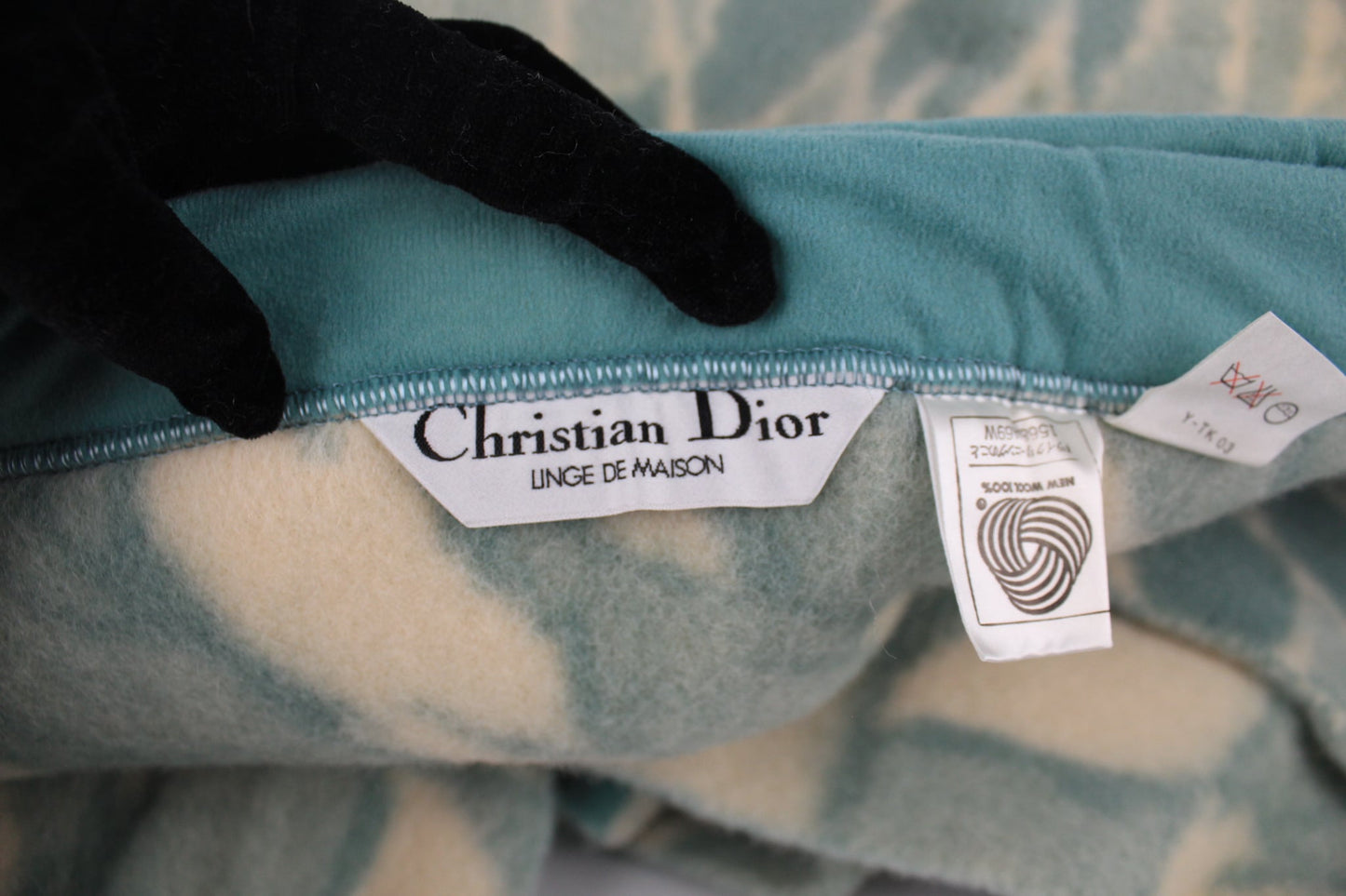 CHRISTIAN DIOR CD WOOL BLANKET