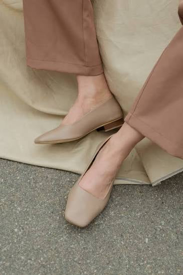 EVERLANE 90’s SQUARE TOE BALLET FLATS