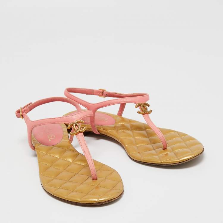 CHANEL CC LOGO THONG SANDALS